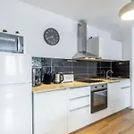3 Bedroom Apartment In Great Location