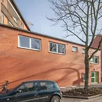 Modern Apartment For 6 Close To The Schanzenviertel - Unit 2