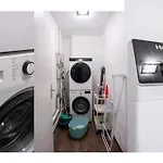 Zentral Gelegenes Premium-Apartment Mit Viel Tageslicht
