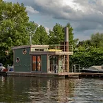 Besonderer Urlaub Auf Hausboot Tystnaden