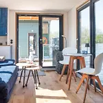 Undine - Wunderschoenes Tiny Hausboot
