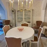 Ferienwohnung 28 Am Saseler Markt 4 Schlafzimmer Renoviert