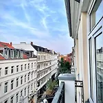 100 Qm Altbau-Wohnung Mitten Im Zentrum