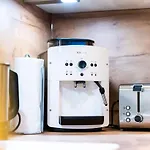 Spacious Apartment For 12 In Hamburg