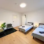 Gemuetliche, Geraeumige Wohnung In Hamburg