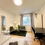 Gemuetliche, Geraeumige Wohnung In Hamburg