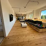 Gemuetliches Film-Loft-Atelier