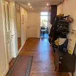Zentrales Zimmer Mit Eigenem Balkon