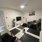 Bright & Modern Apartment In Central Hamburg