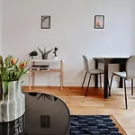 Stilvolle Und Zentrale Wohnung