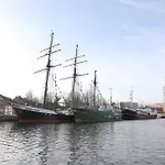 Schiffshotel Schlafen im Hafen