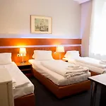 City Hotel - Heefa Ohg