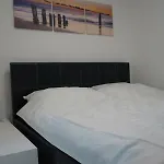 Kastanienallee 7