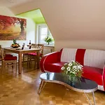 Apartment Mit Grosser Dachterrasse