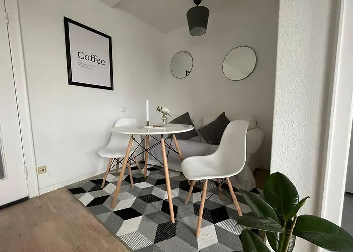 Modern And Private Apartment In Eimsbuettel