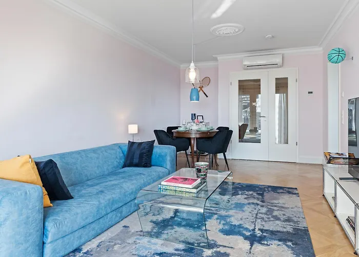 Cls Moderne City-Wohnung Hamburg Tiefgarage, Klimaanlage, 65 Zoll Smart-Tv, E-Laden, Balkon, Parken, Blick Ueber Hamburg, Cafe Im Haus, Bus Gegenueber, Flex Check In