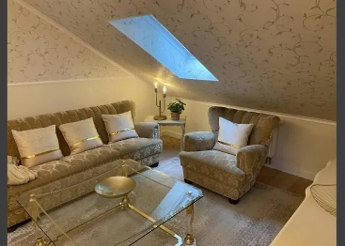 Ferienwohnung 28 Am Saseler Markt 4 Schlafzimmer Renoviert