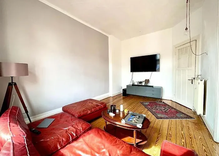 100 Qm Altbau-Wohnung Mitten Im Zentrum