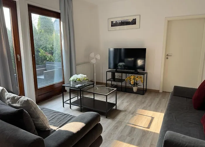 Schoenes Und Modernes Haus In Hamburg-Billstedt