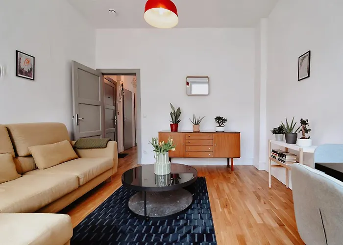 Stilvolle Und Zentrale Wohnung