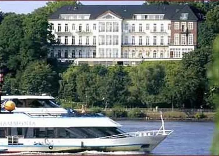 Das Weisse Hotel An Der Elbchaussee