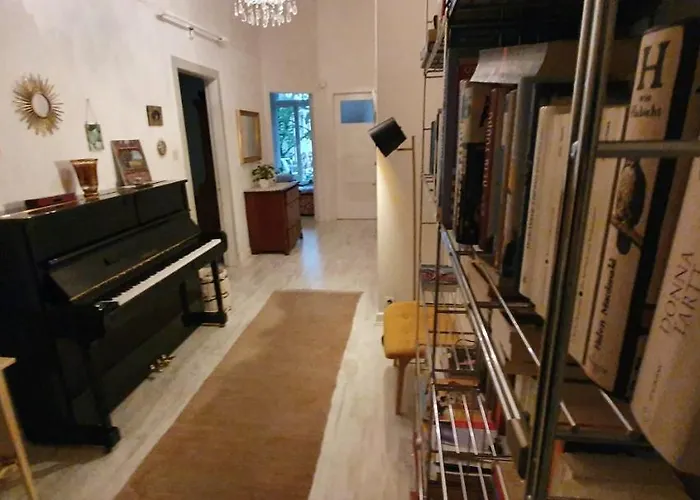 Charmantes großes Zimmer