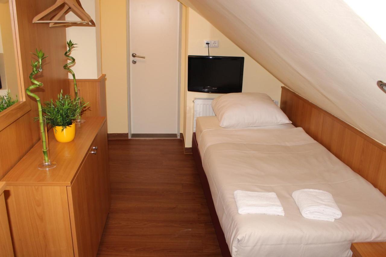 Altan Hotel 2*