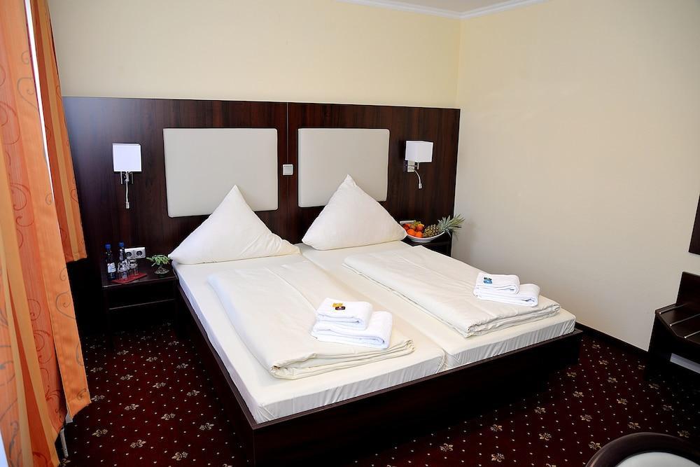Neugrabener Hof Hotel 3*