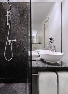 One Hamburg-altona 3*
