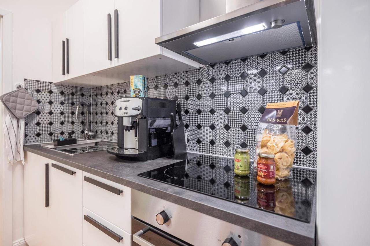 Generous Family-apartment With Two Seperate Bedrooms Close To The U-bahn