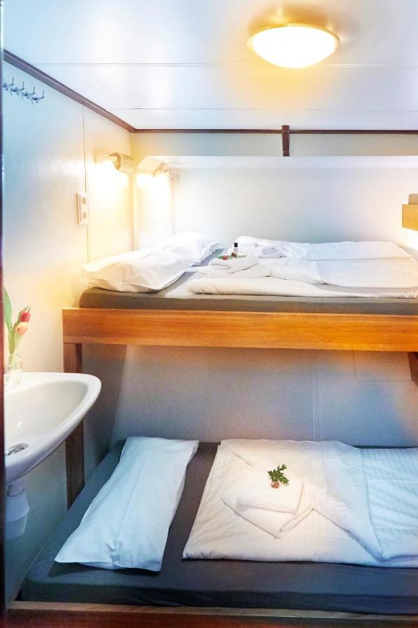 Segelschiff Loth Lorien Botel 3*