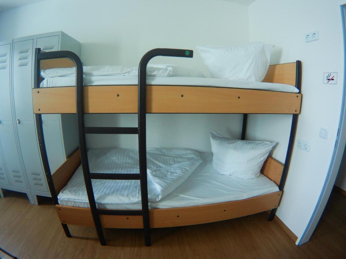 Hostel&monteurzimmer Bei Hansezimmer Hostel *