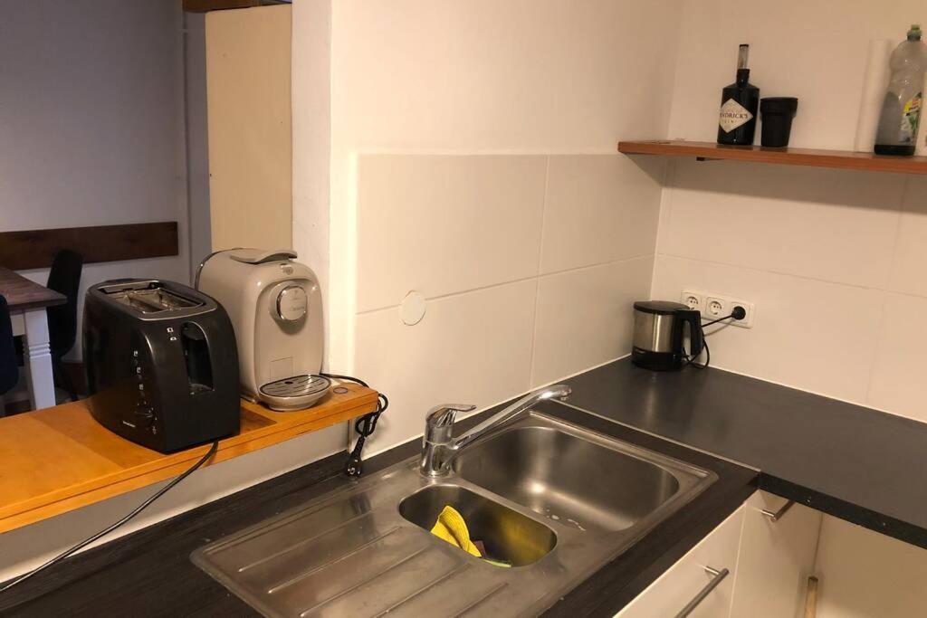 Lejlighed Gemuetliche 3-zkb Wc Souterrainwohnung In Bestlage