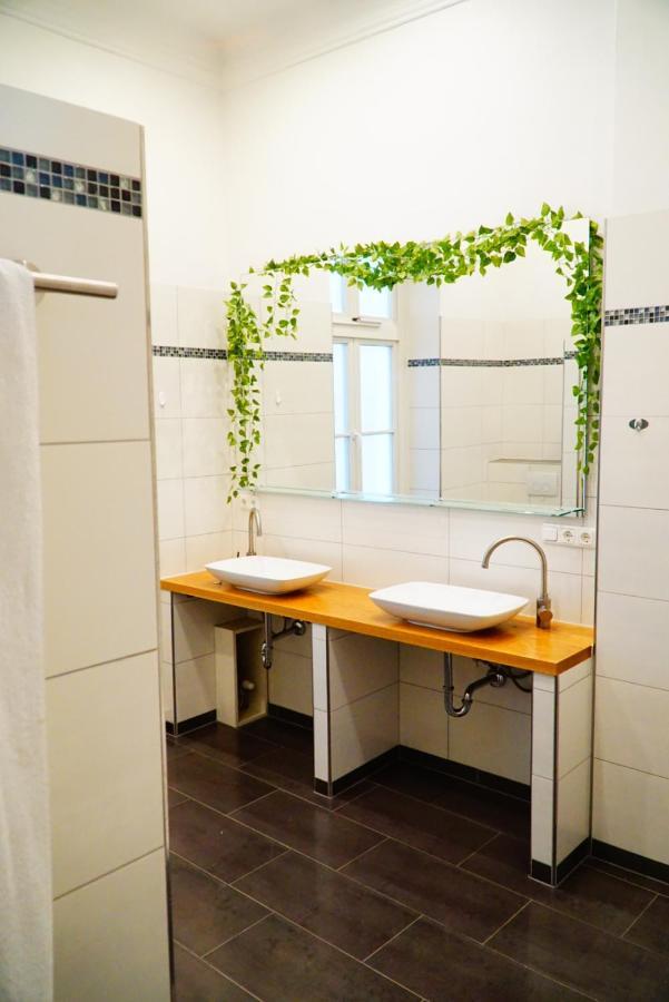Apartment Großzügige Altbauwohnung In Bestlage *