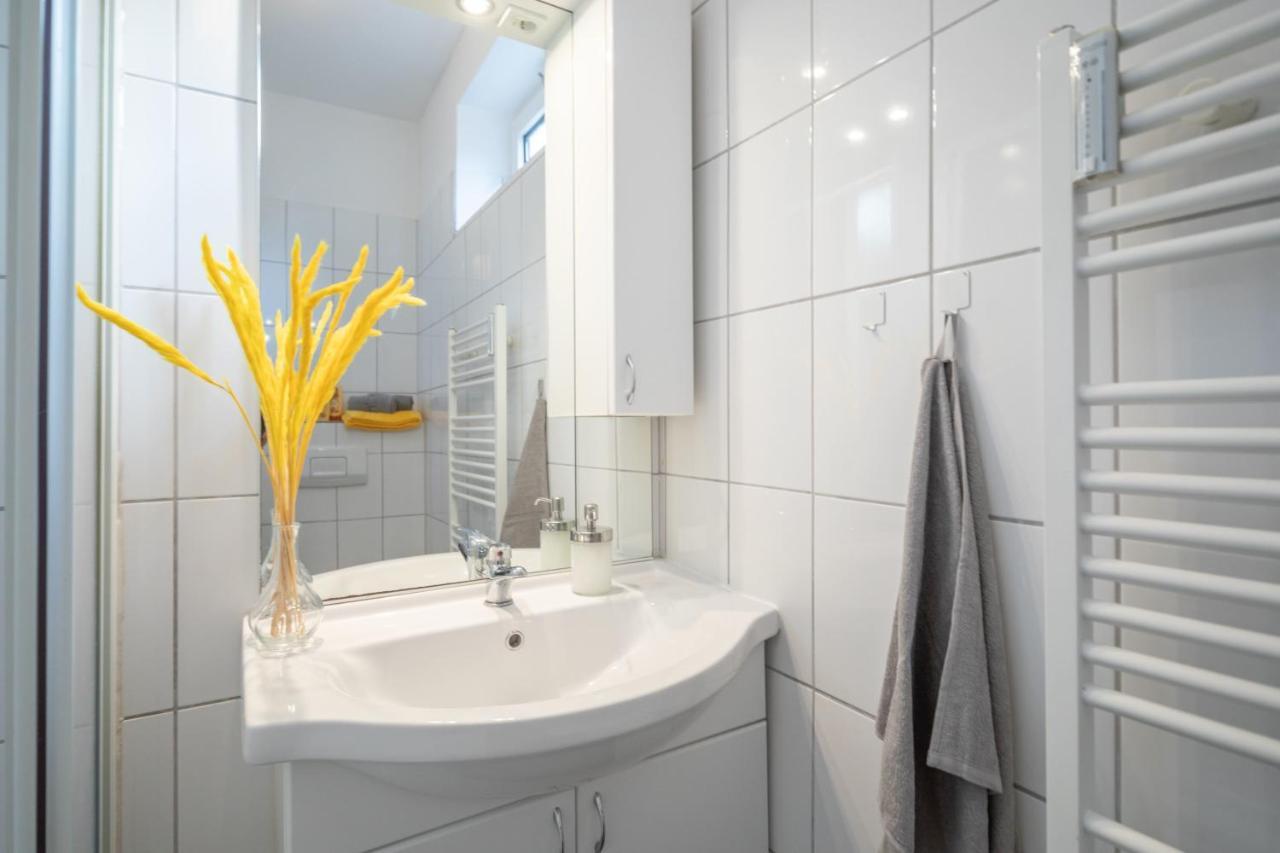 Apartment Beautiful For 9 With 2 Bedroom & Cosy Kitchen