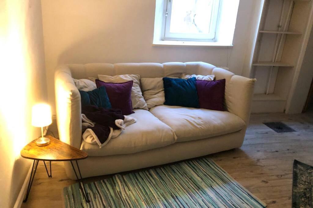 Lejlighed Gemuetliche 3-zkb Wc Souterrainwohnung In Bestlage *