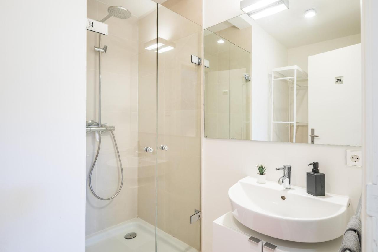 Apartment Generous Family-apartment With Two Seperate Bedrooms Close To The U-bahn *
