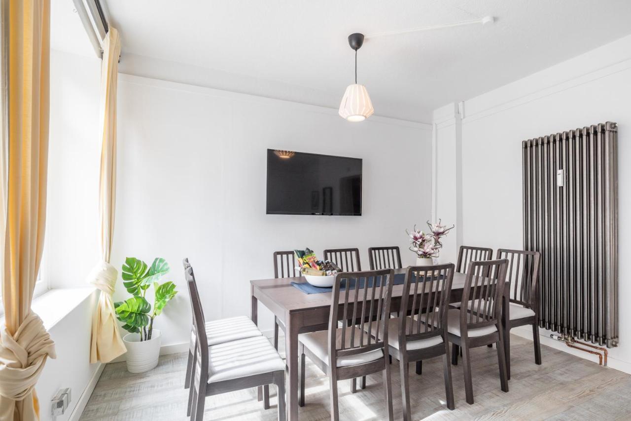 Spacious With 2 Bedrooms