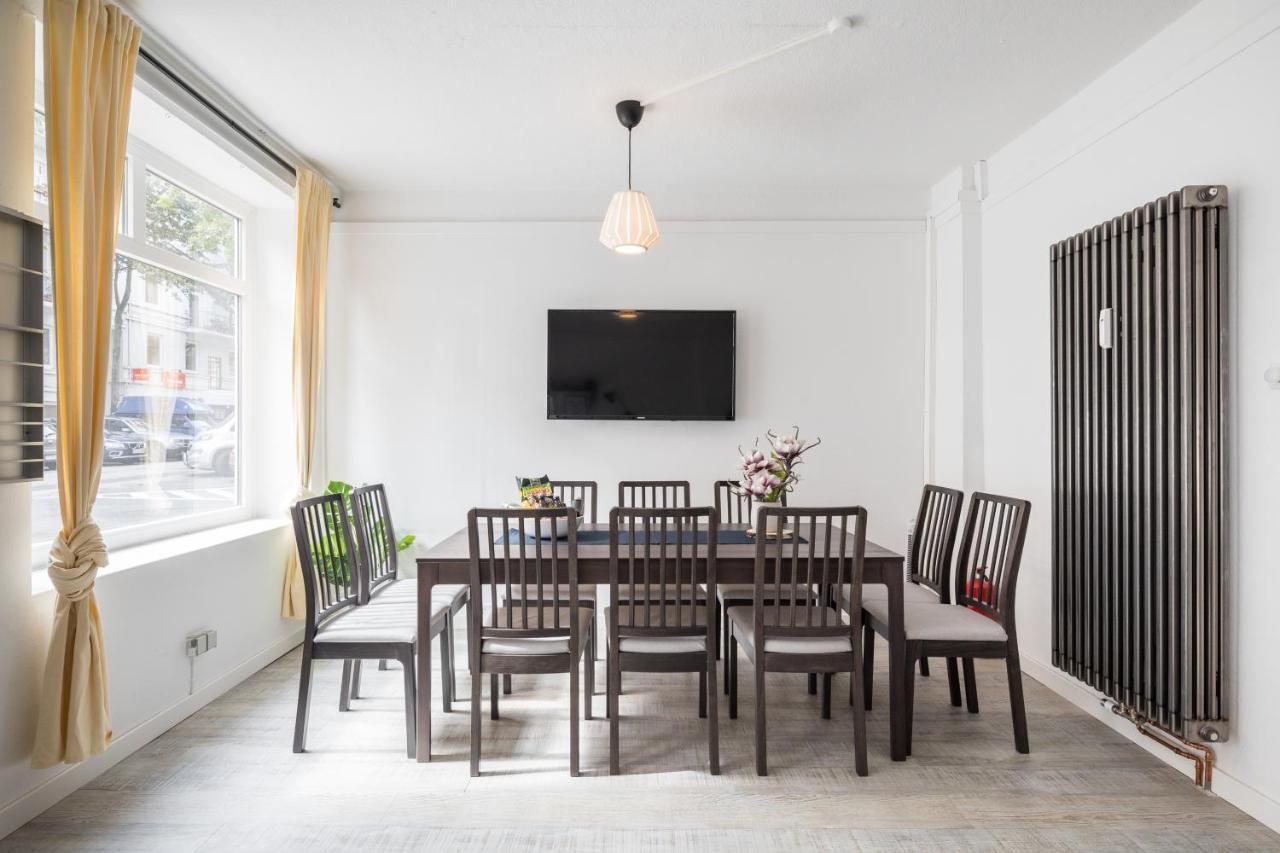Apartment Spacious With 2 Bedrooms *