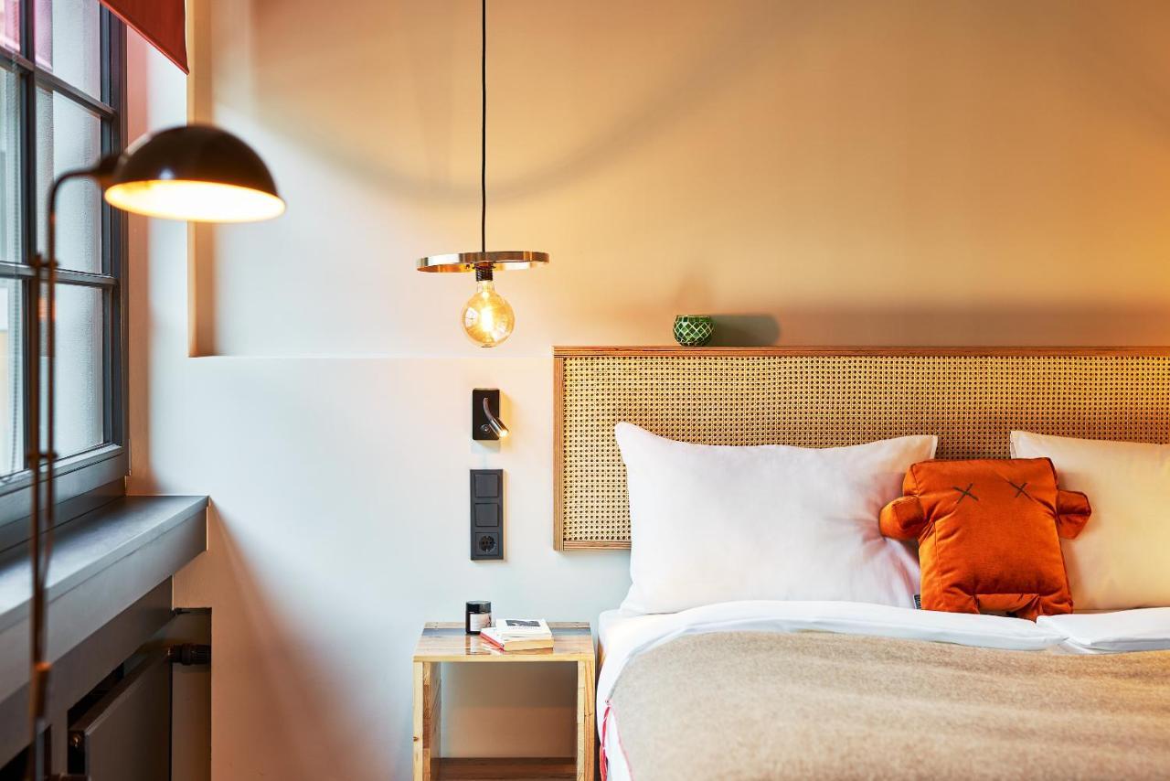 Hood House Hotel 3*