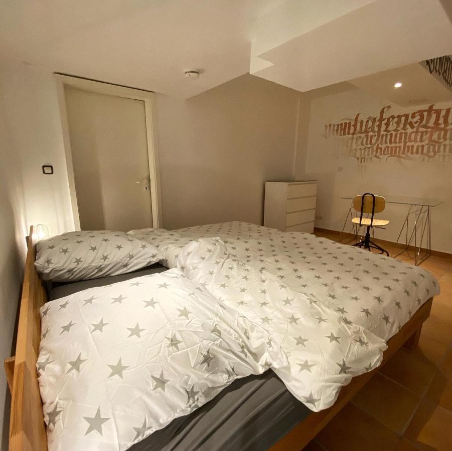Harbourhood Underground Apartment *