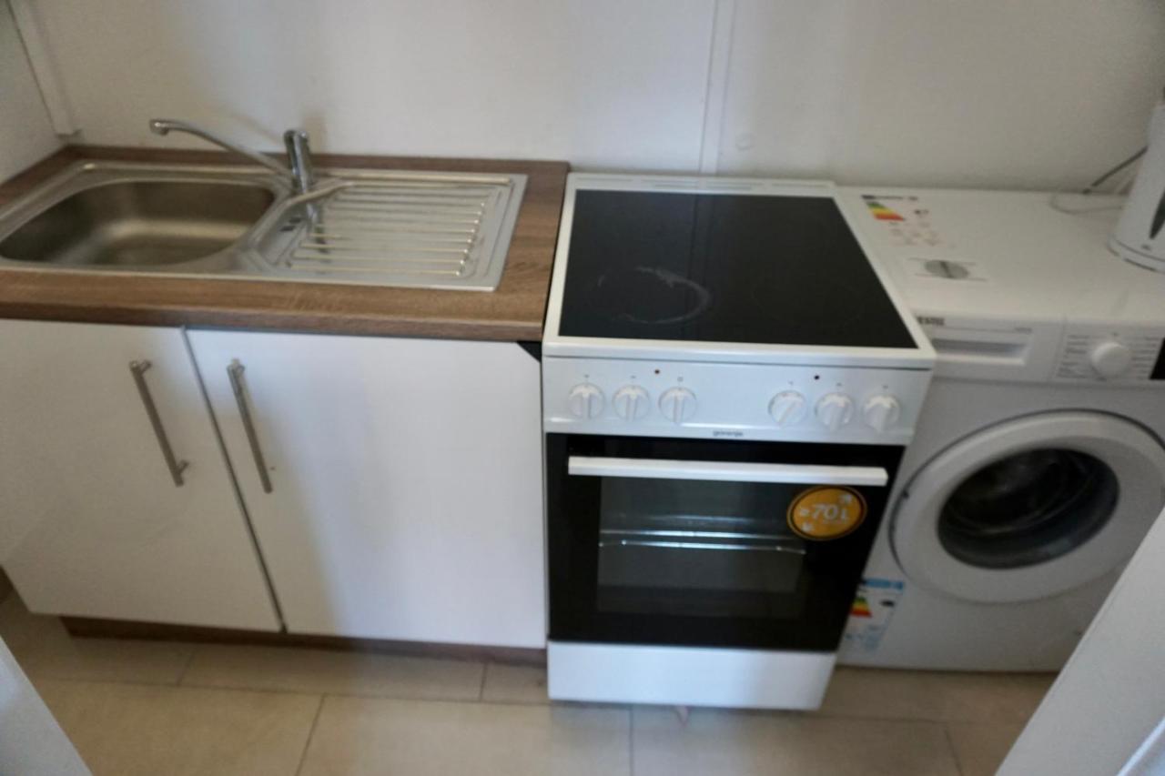 Apartment Alster - Saniertes Und Möbliertes Mit Bad Und Küche