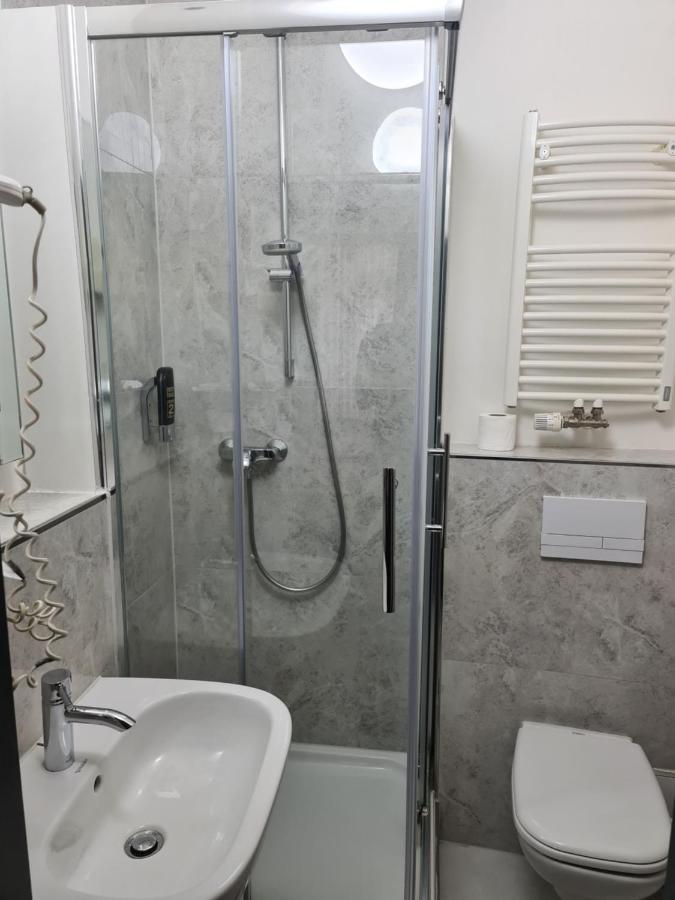 Altan Hotel 2*