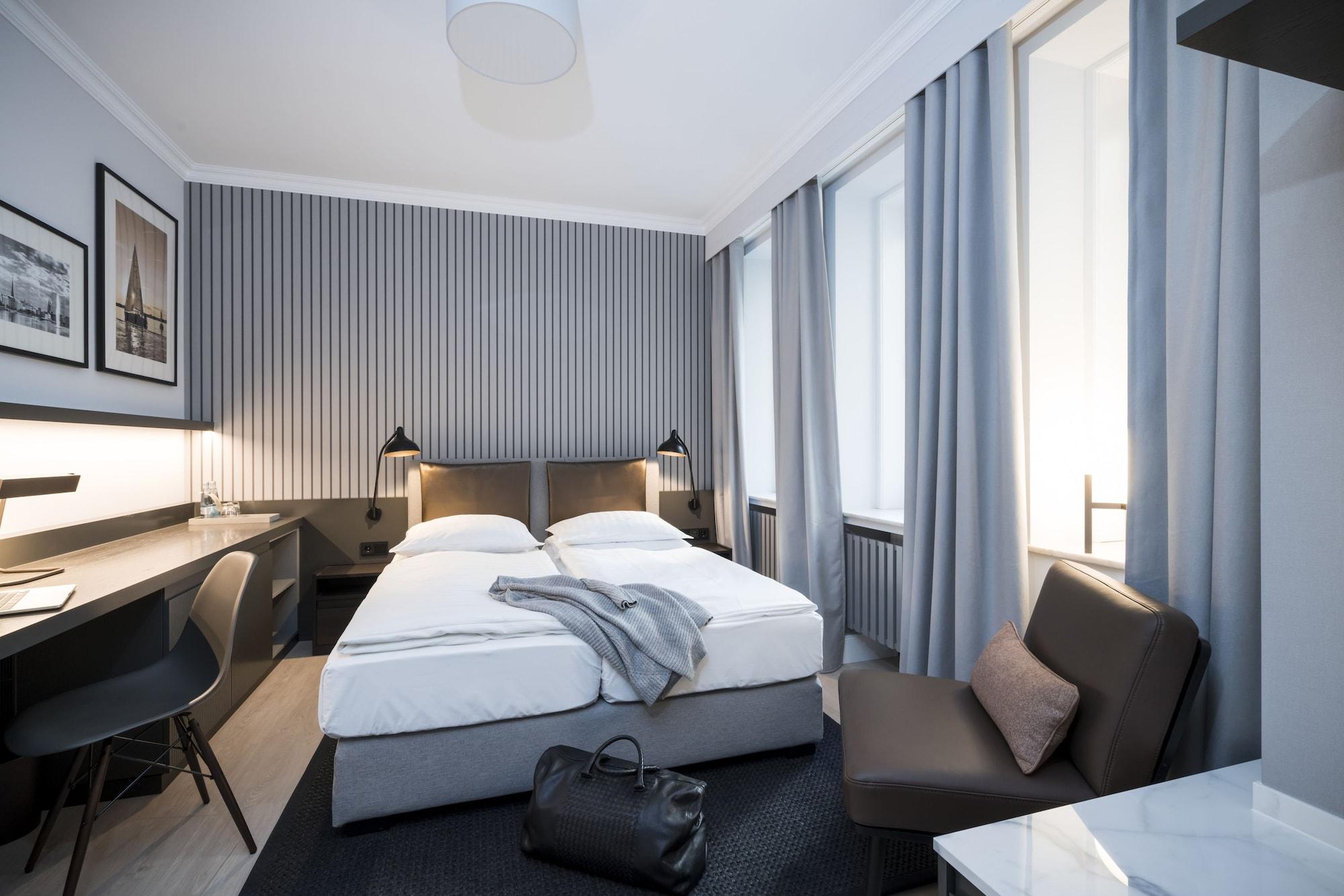 Alster-hof 3*