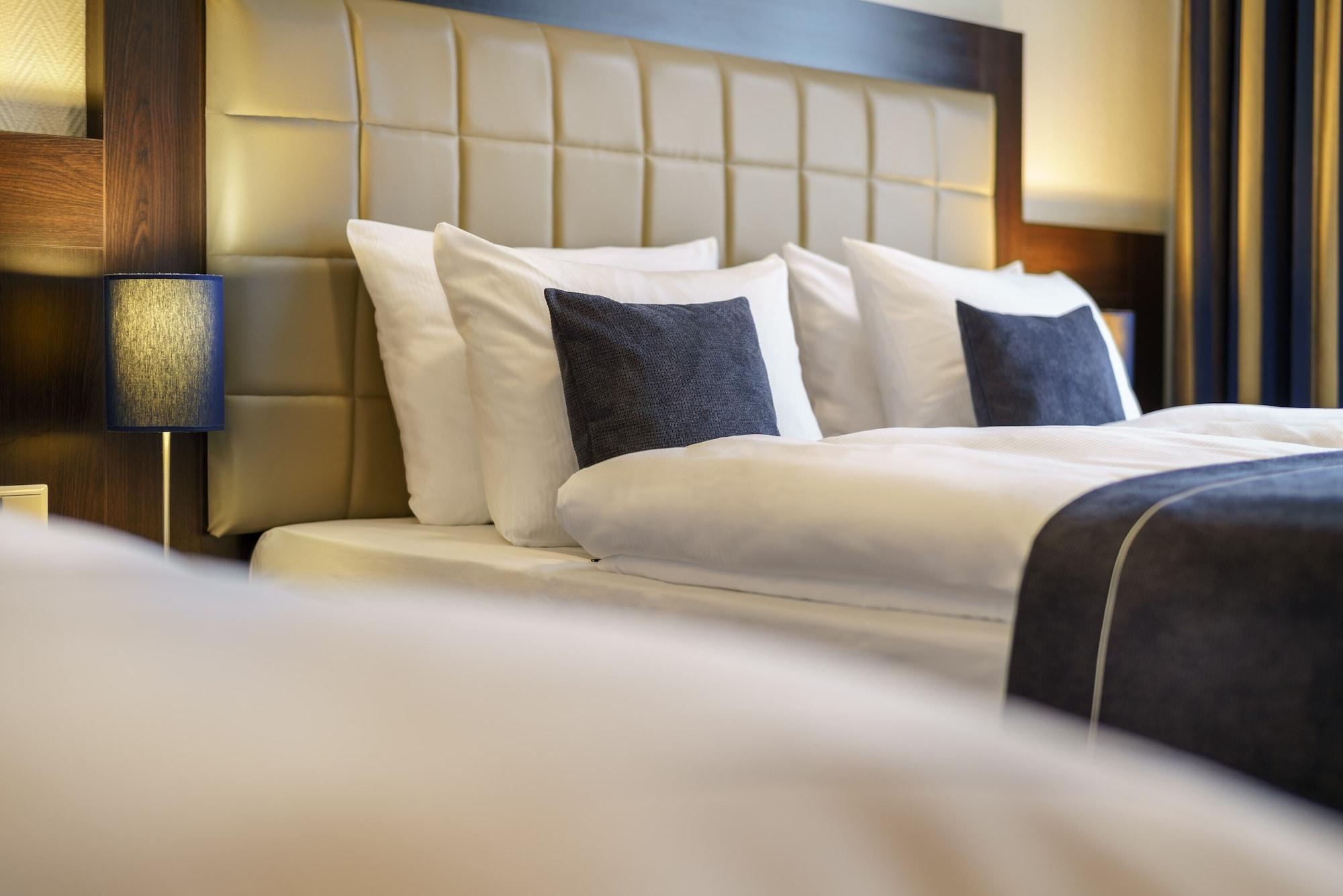 Continental Hauptbahnhof Hotel 3*