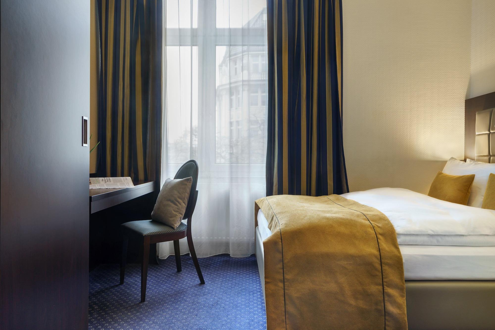 Continental Hauptbahnhof Hotel 3*