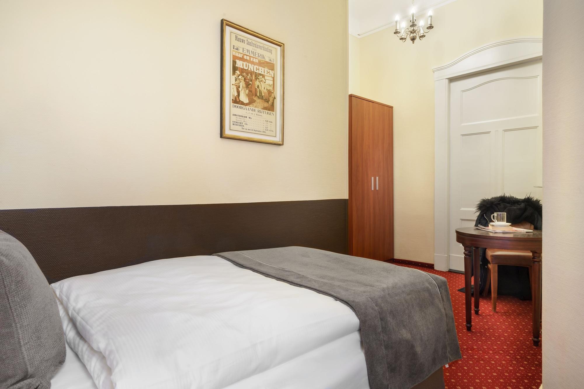 Kronprinz Hauptbahnhof Hotel 3*