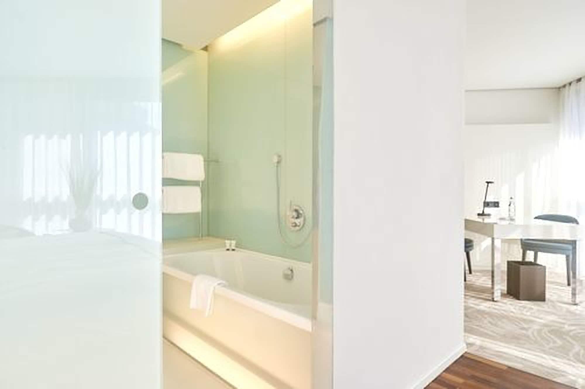 Hotel Side, Hamburg, A Member Of Design 5*