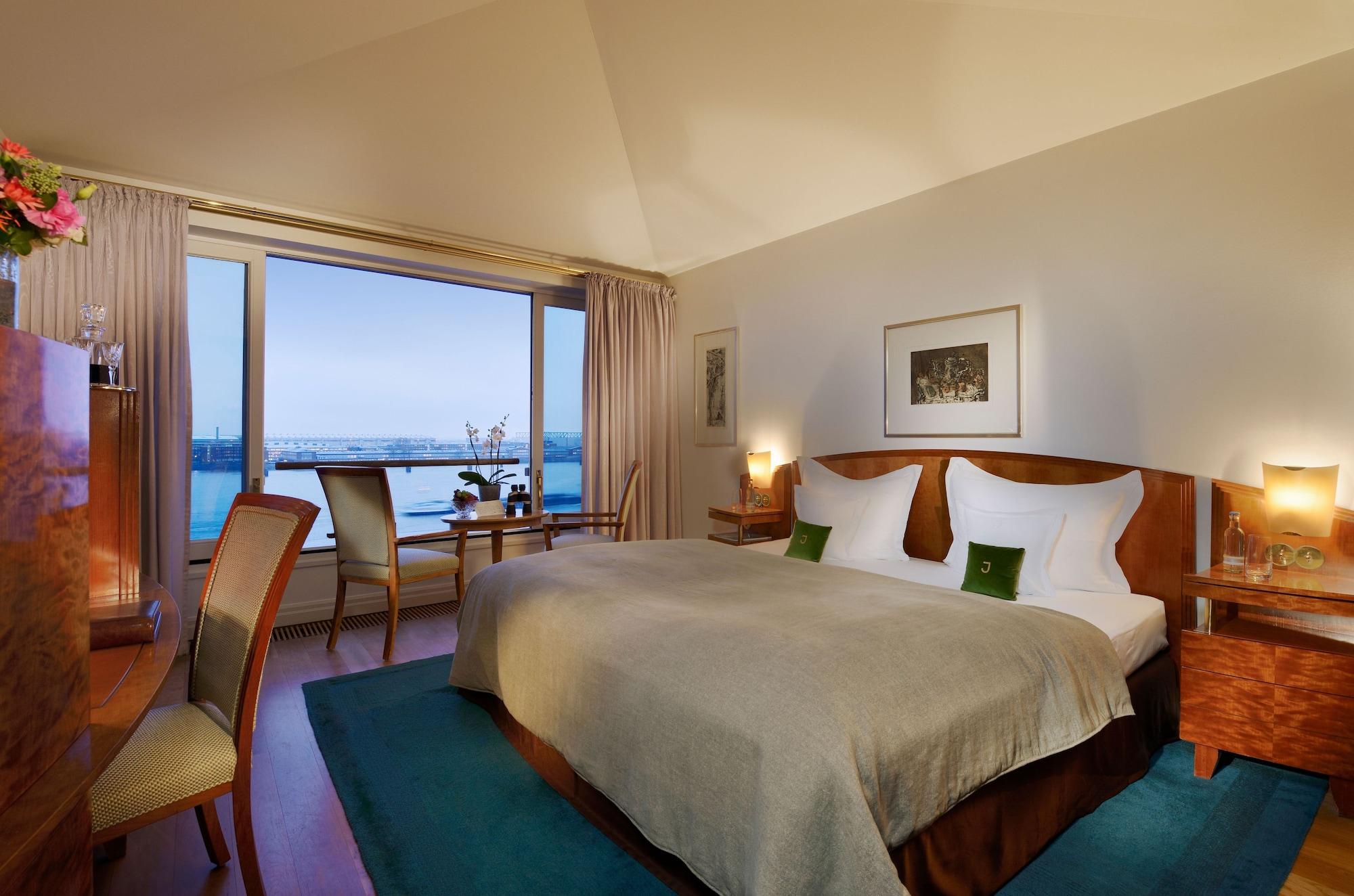 Louis C. Jacob Hotel
