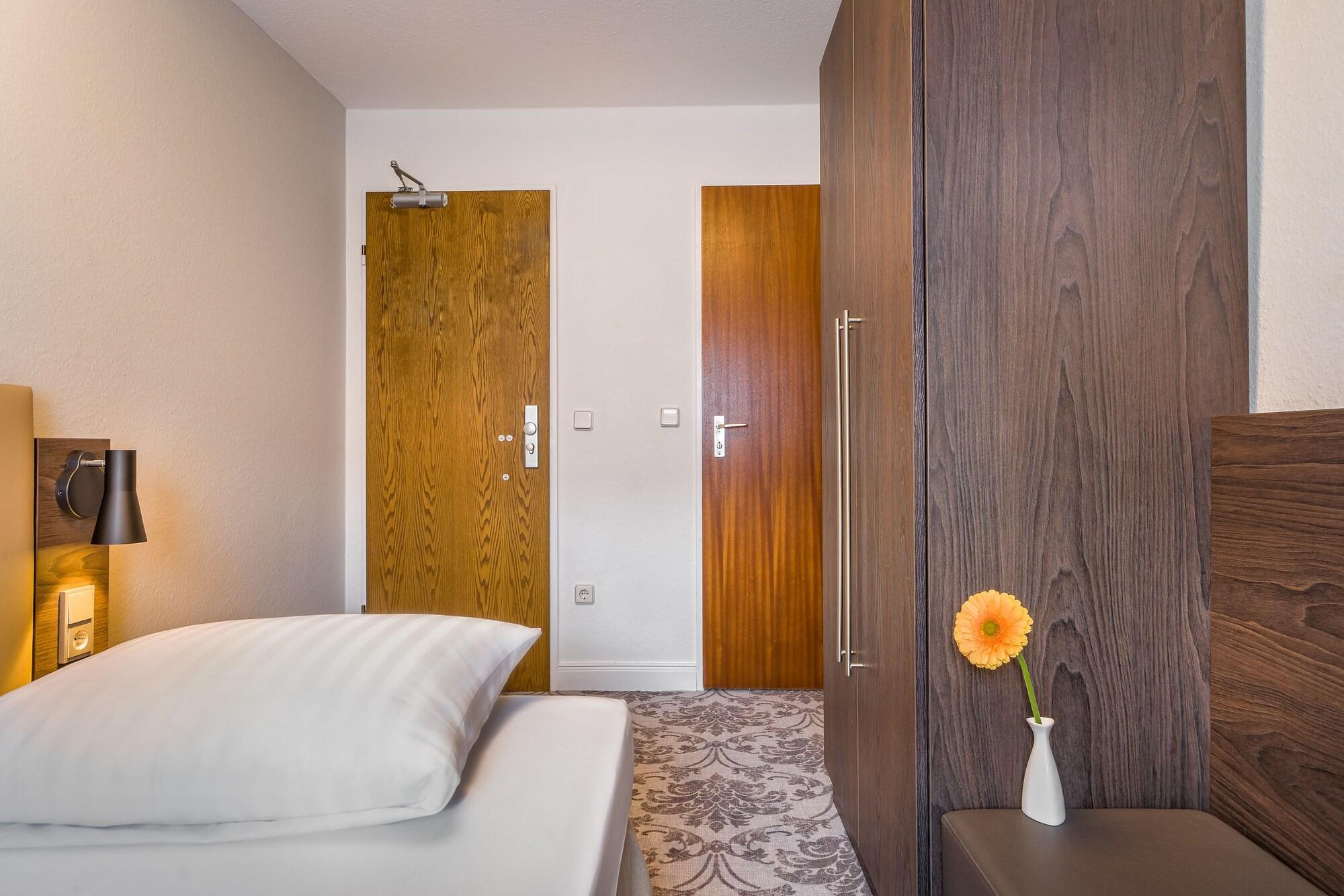 Signature Astoria Hotel